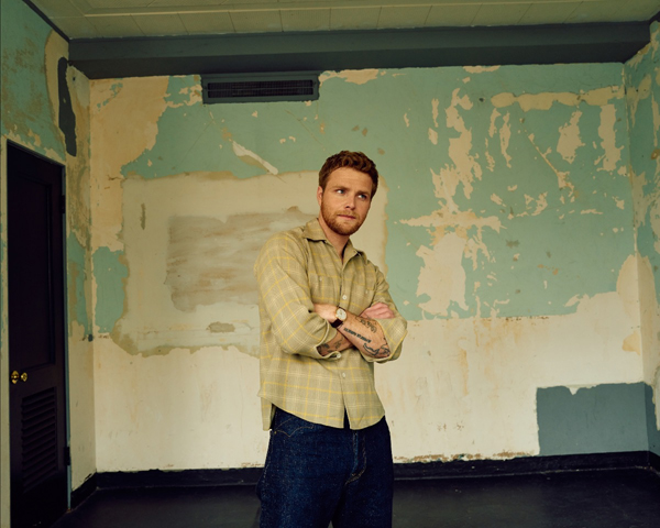 Alex Warren photo