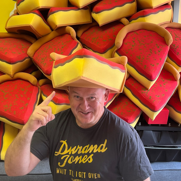Chicago Bears fan launches deep dish pizzahead hat
