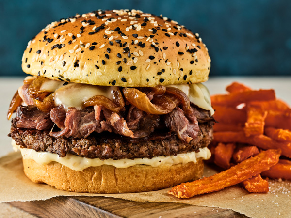 Starting Oct. 19, Red Robin’s new Prime Rib Stack Burger will be available for a limited time at participating locations nationwide. The Red Robin Prime Rib Stack Burger features a juicy beef burger patty, sliced prime rib, Monterey Jack cheese, caramelized onions and garlic aioli on a black-and-white sesame seed brioche bun, served with a bottomless side.
